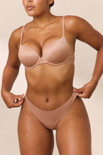 Amber, 36D/L