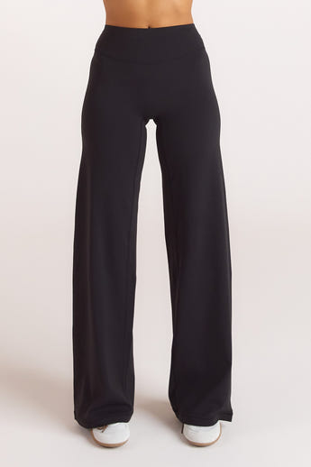 ContourSoft Straight-Leg Leggings - Black alternate