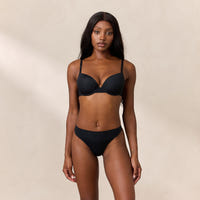 Amina, 34D/S