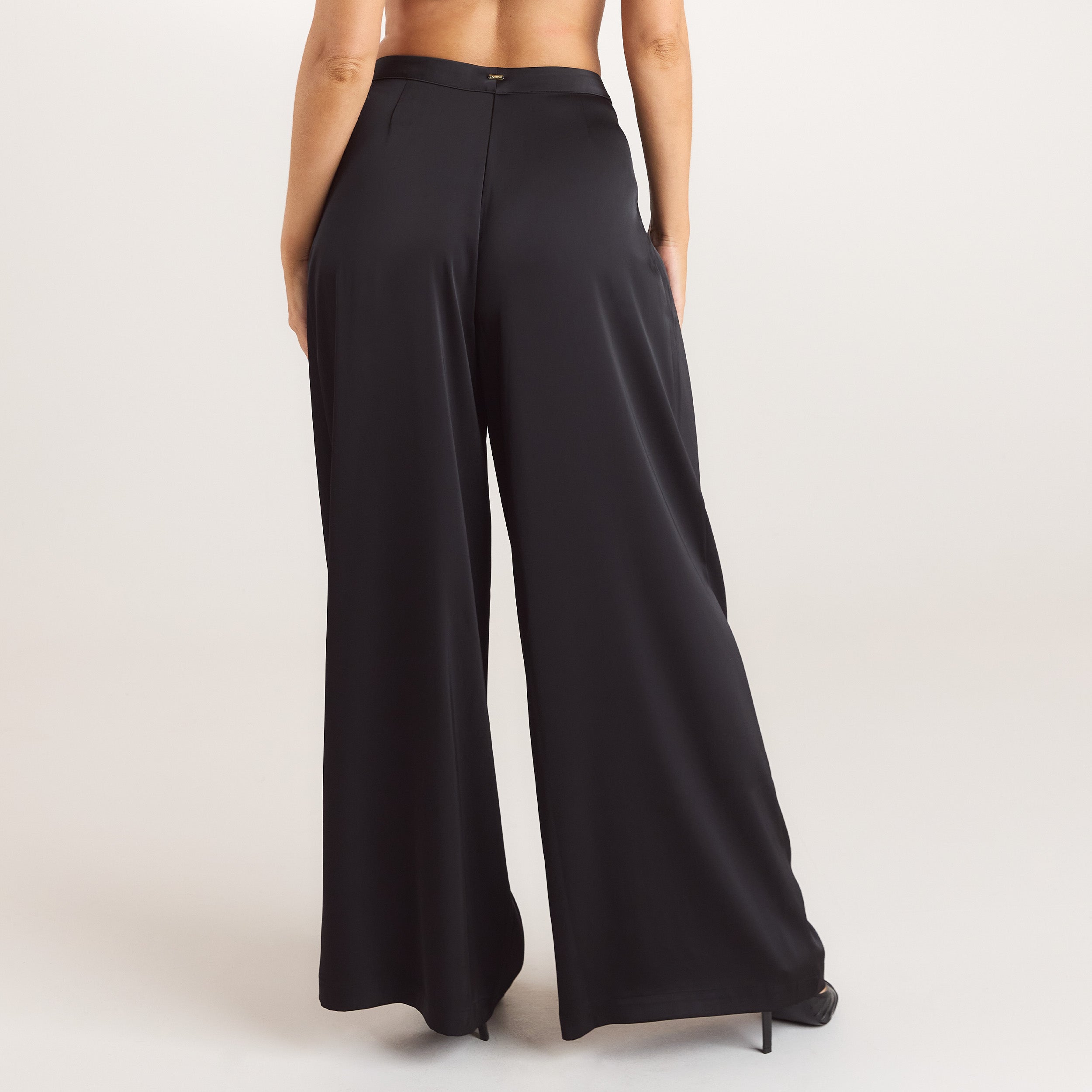 Satin Pleated Pants | Satin Pleated Pants - Black