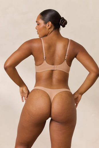 Amber, 36D/L