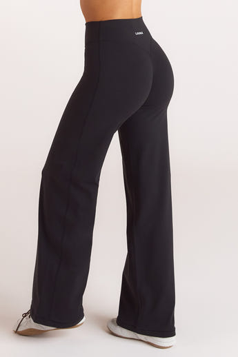 ContourSoft Straight-Leg Leggings - Black
